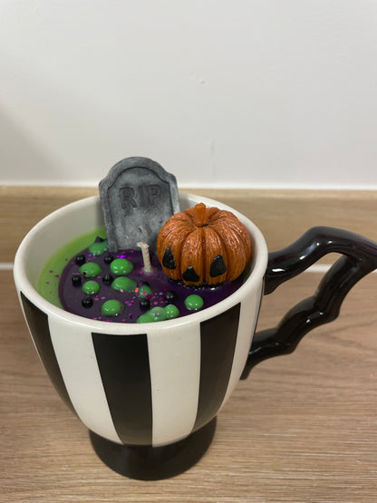 💚 🖤 💚 Bougie “Beetlejuice” – L’appel du déjanté macabre